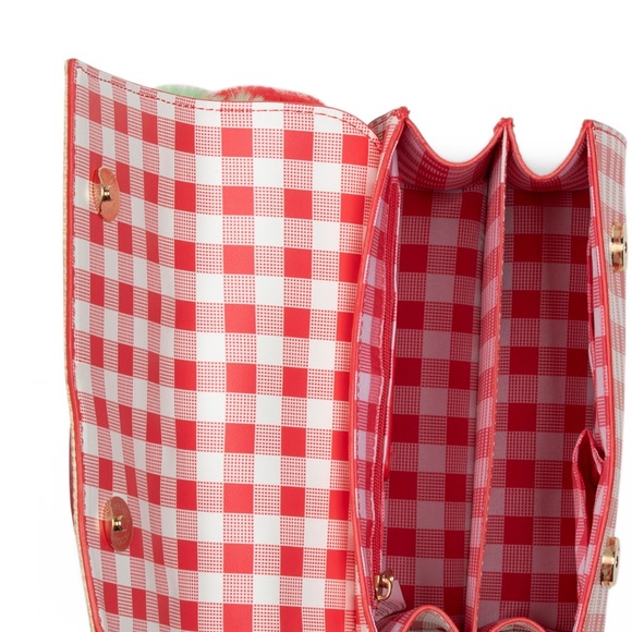 BETSEY JOHNSON straw top handle crossbody with strawberry charm NWT - Picture 3 of 4